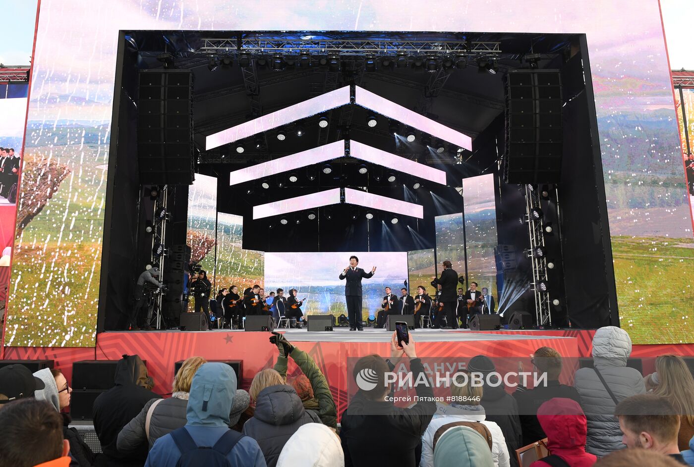 Концерт в рамках проекта "Международная сцена Бессмертного полка" в Парке Горького