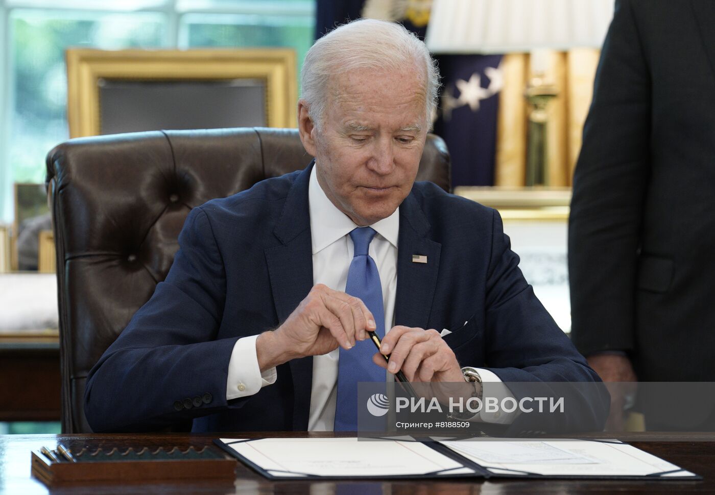 Президент США Д. Байден подписал закон о ленд-лизе для Украины