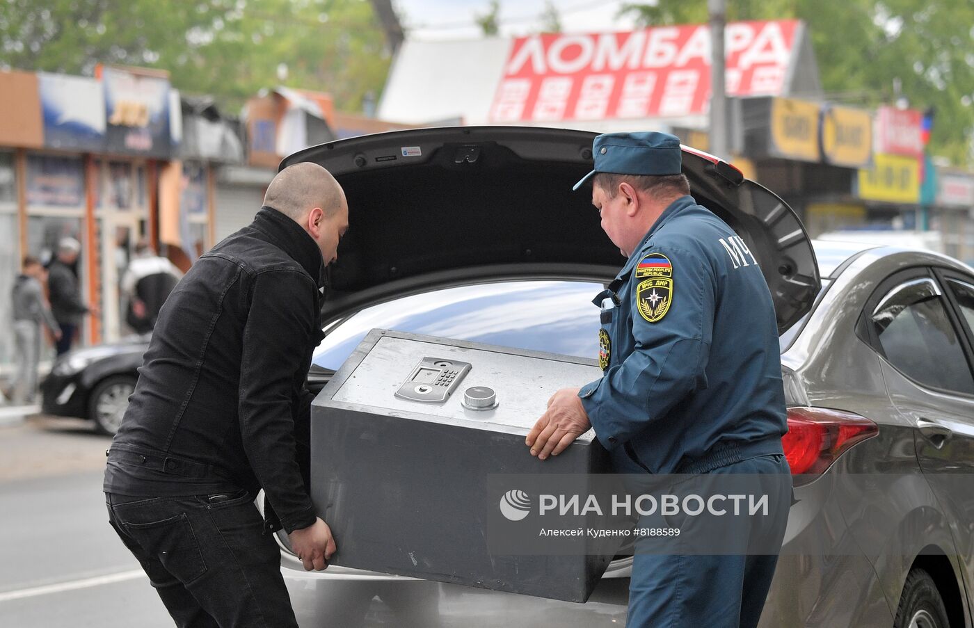 Последствия обстрела в Донецке