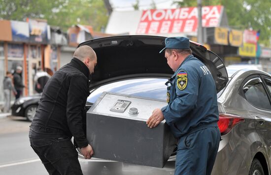 Последствия обстрела в Донецке