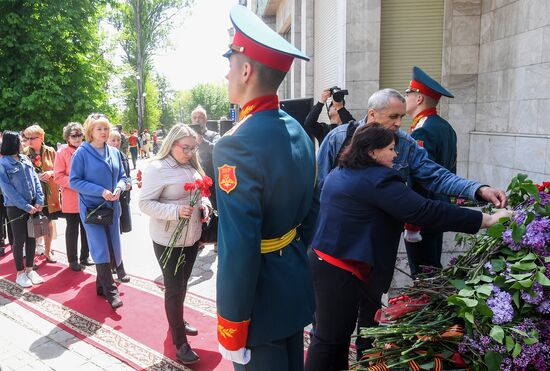 Площадь в Донецке названа в честь Героя России Н. Гаджимагомедова