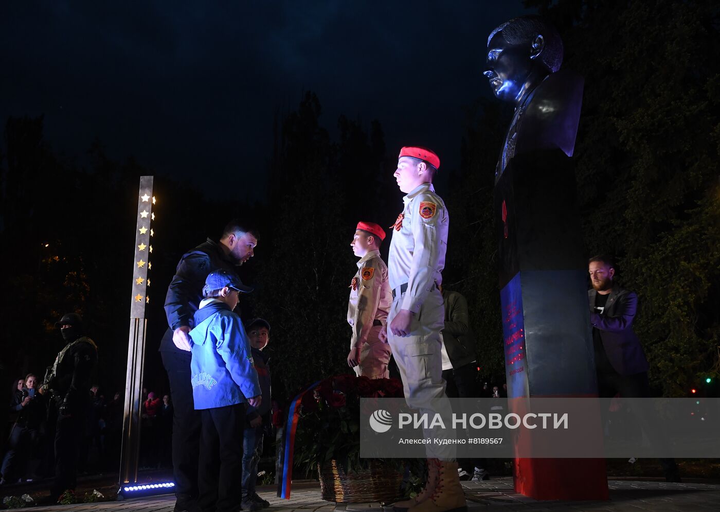 Открытие памятника экс-главе ДНР А. Захарченко