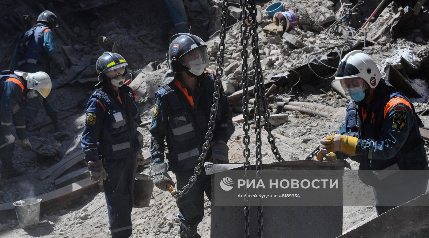 Работа МЧС РФ в Мариуполе