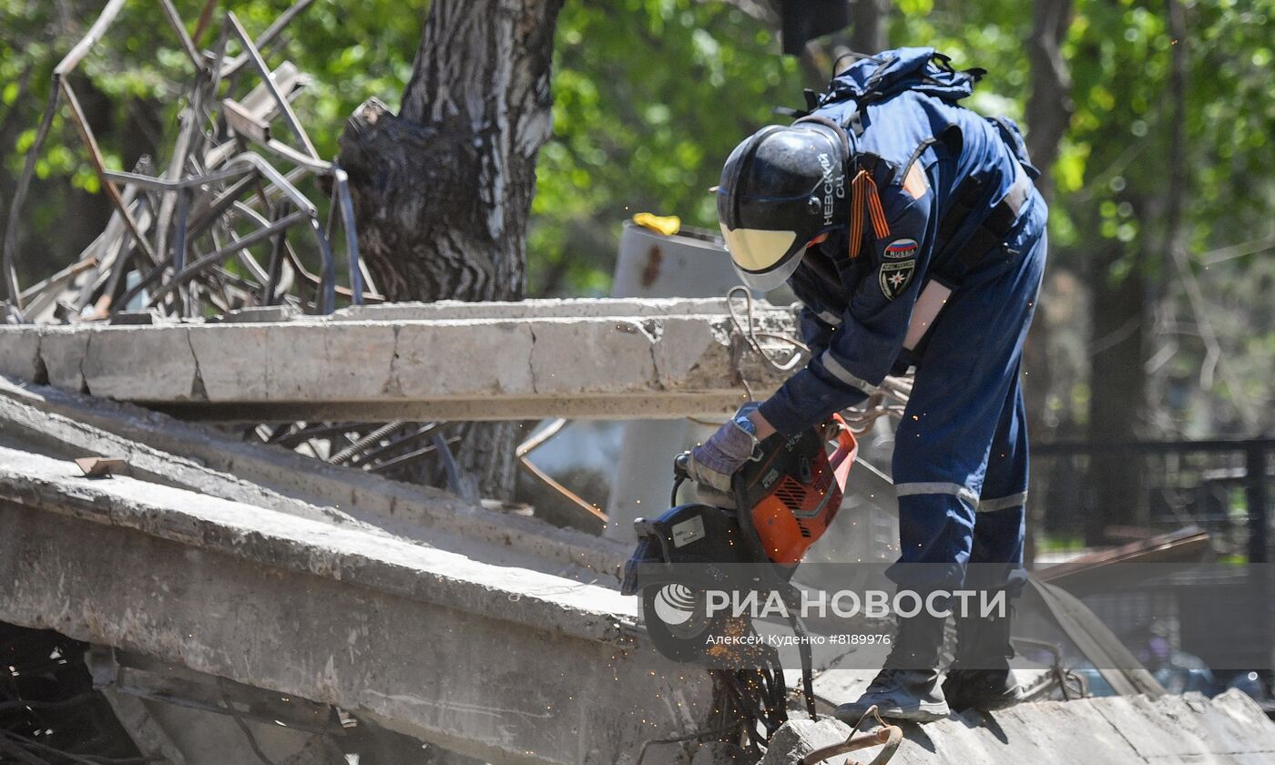 Работа МЧС РФ в Мариуполе