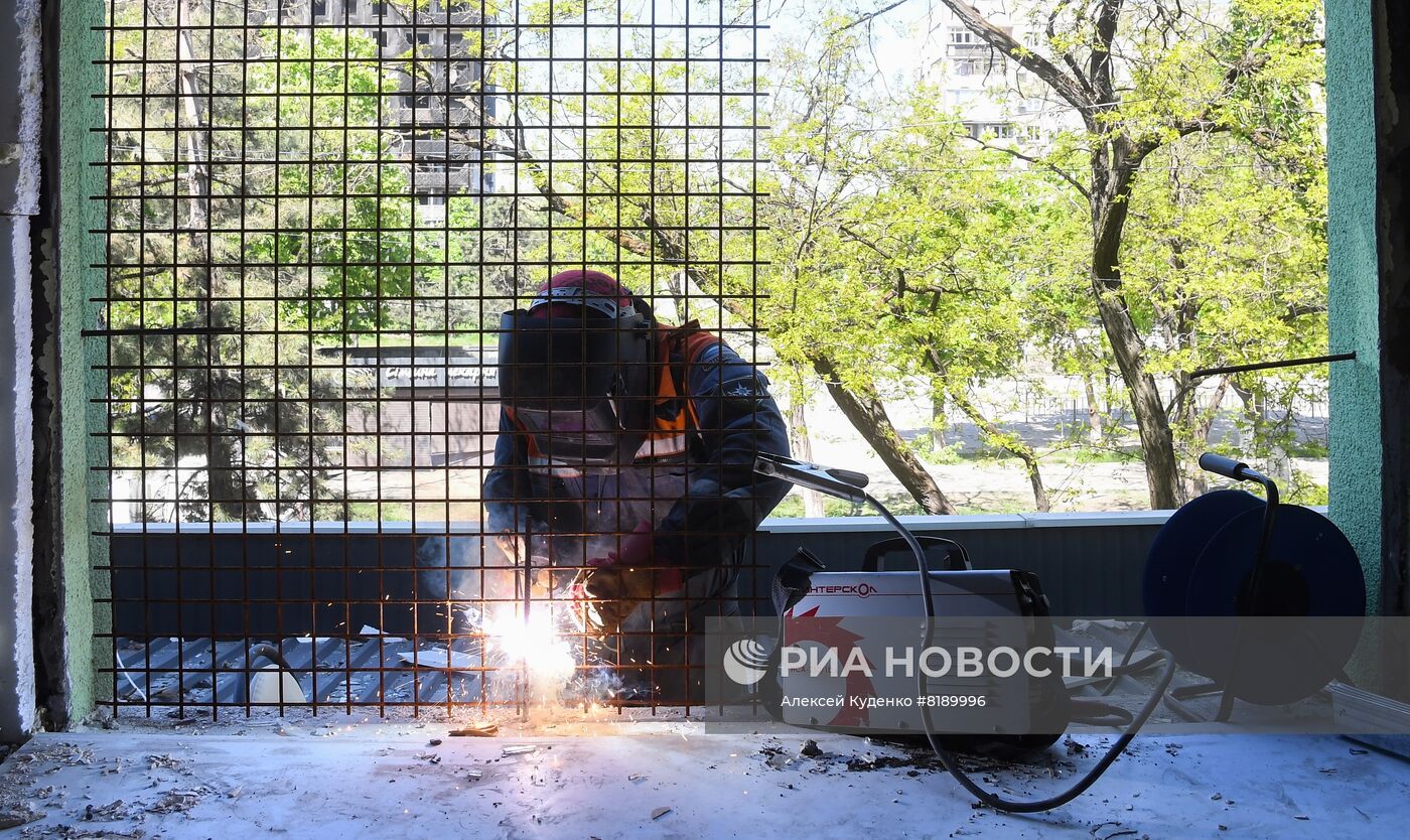 Работа МЧС РФ в Мариуполе