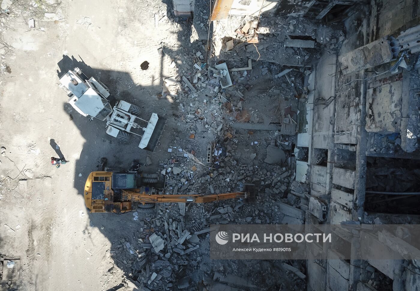 Работа МЧС РФ в Мариуполе