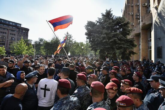 Шествие оппозиции в Ереване