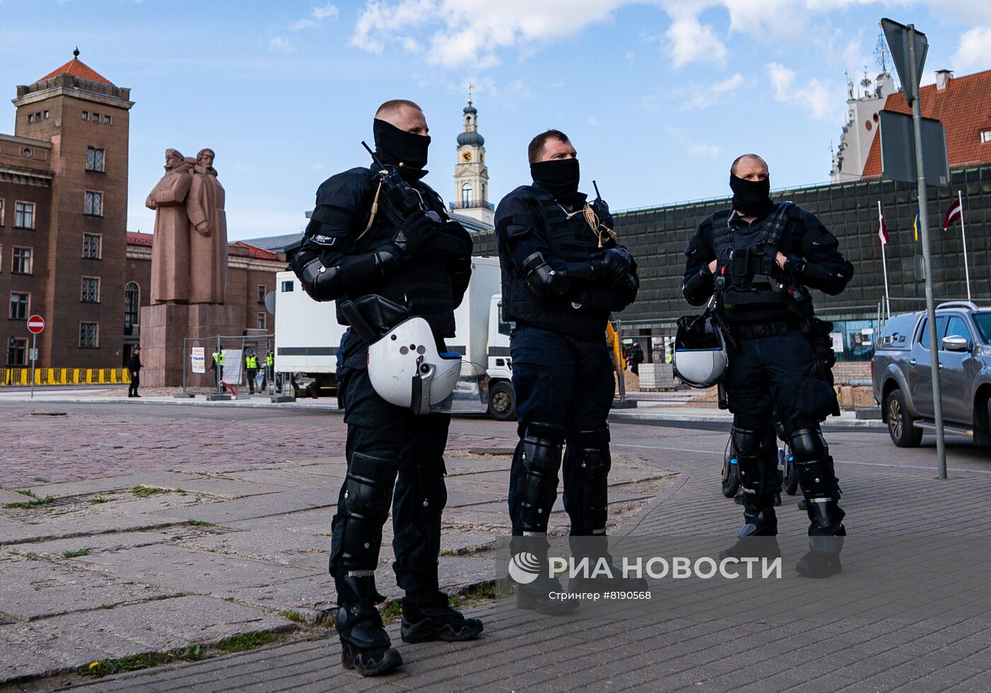 В Риге запретили митинг против сноса памятника Освободителям