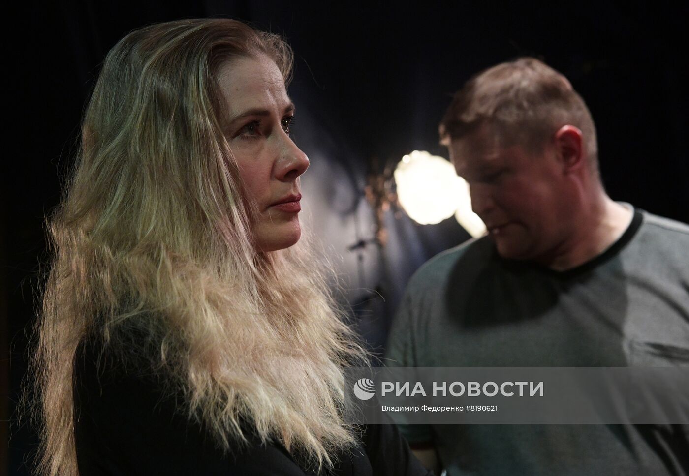 Спектакль "Ангелы вышли покурить" в Московском театре "Школа современной пьесы"