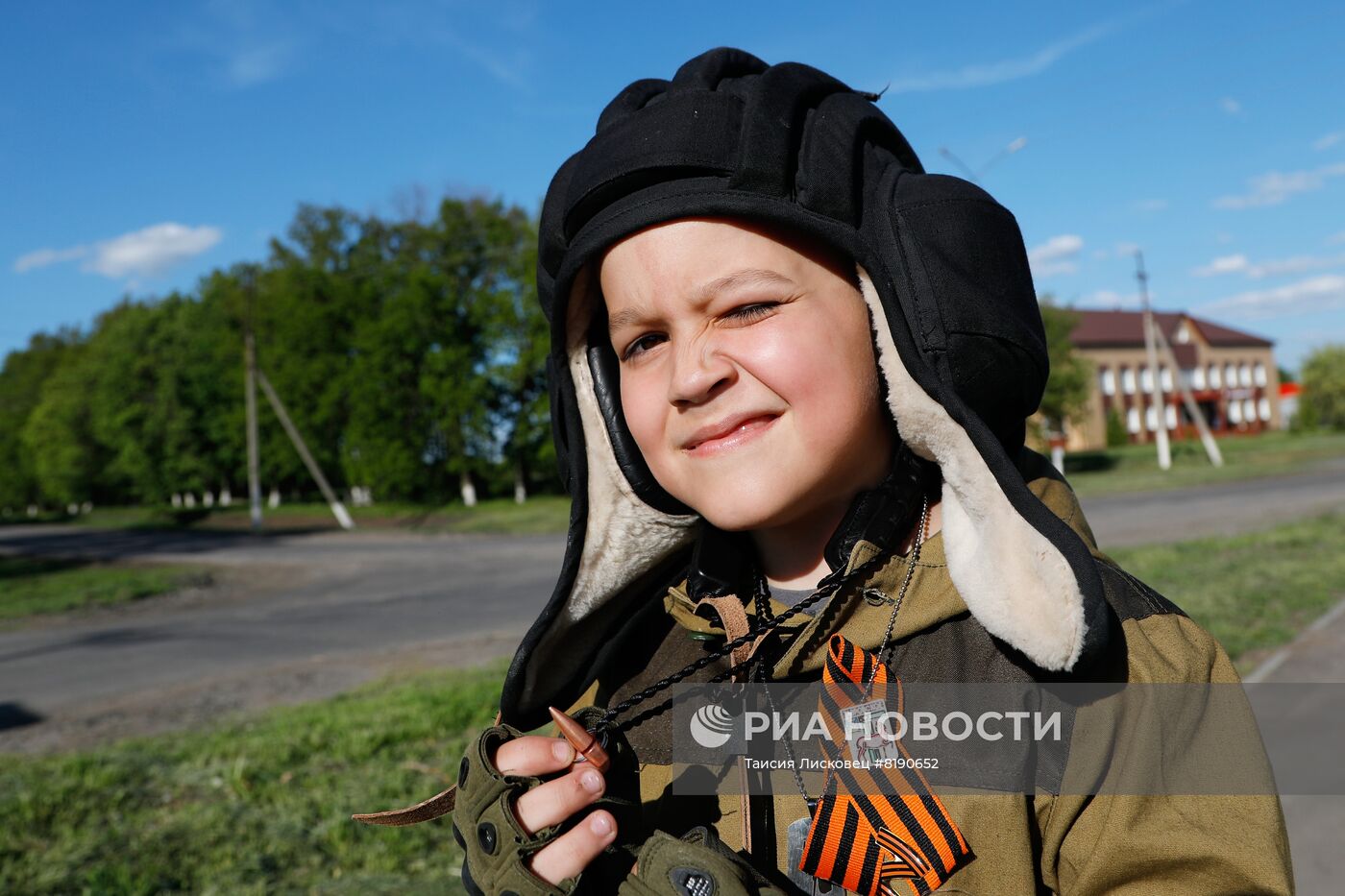 Мальчик Алеша два месяца встречает российских военных в Белгородской  области | РИА Новости Медиабанк