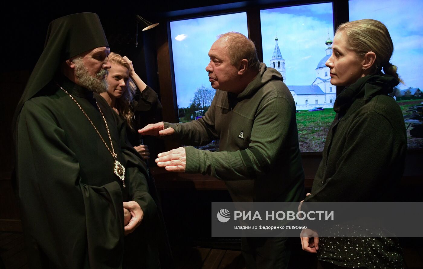 Спектакль "Ангелы вышли покурить" в Московском театре "Школа современной пьесы"