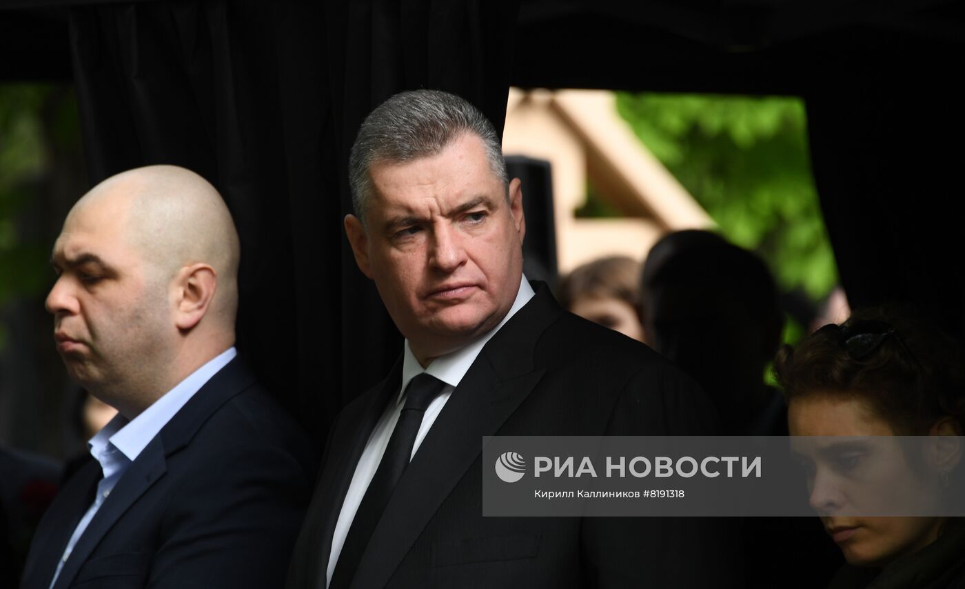 Мероприятия памяти В. Жириновского на Новодевичьем кладбище