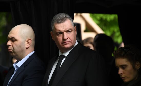 Мероприятия памяти В. Жириновского на Новодевичьем кладбище