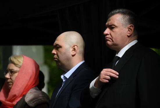 Мероприятия памяти В. Жириновского на Новодевичьем кладбище