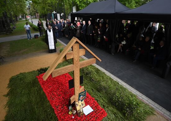 Мероприятия памяти В. Жириновского на Новодевичьем кладбище