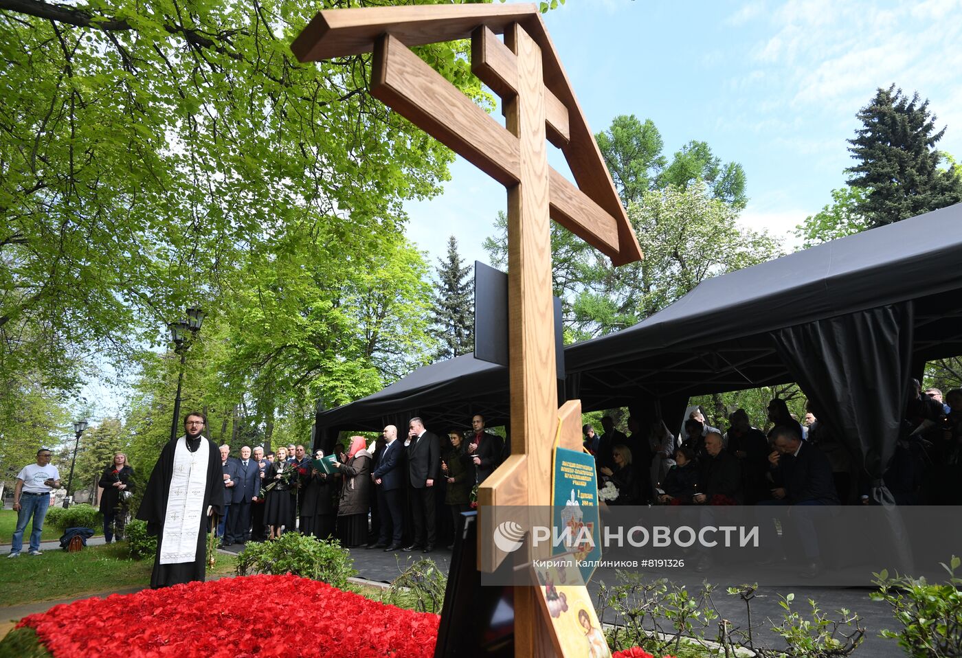 Мероприятия памяти В. Жириновского на Новодевичьем кладбище