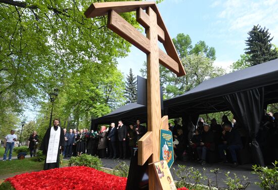 Мероприятия памяти В. Жириновского на Новодевичьем кладбище
