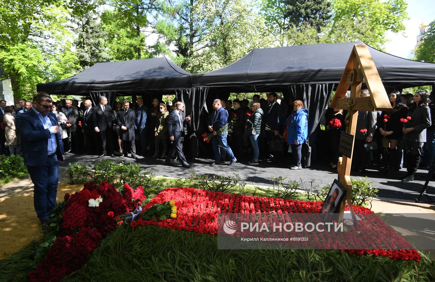 Мероприятия памяти В. Жириновского на Новодевичьем кладбище