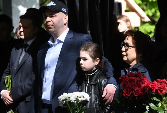 Мероприятия памяти В. Жириновского на Новодевичьем кладбище