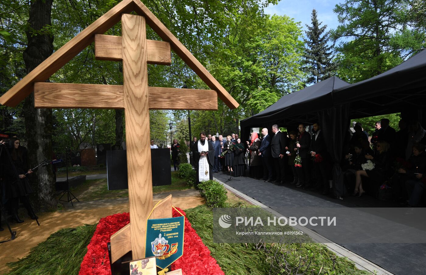 Мероприятия памяти В. Жириновского на Новодевичьем кладбище