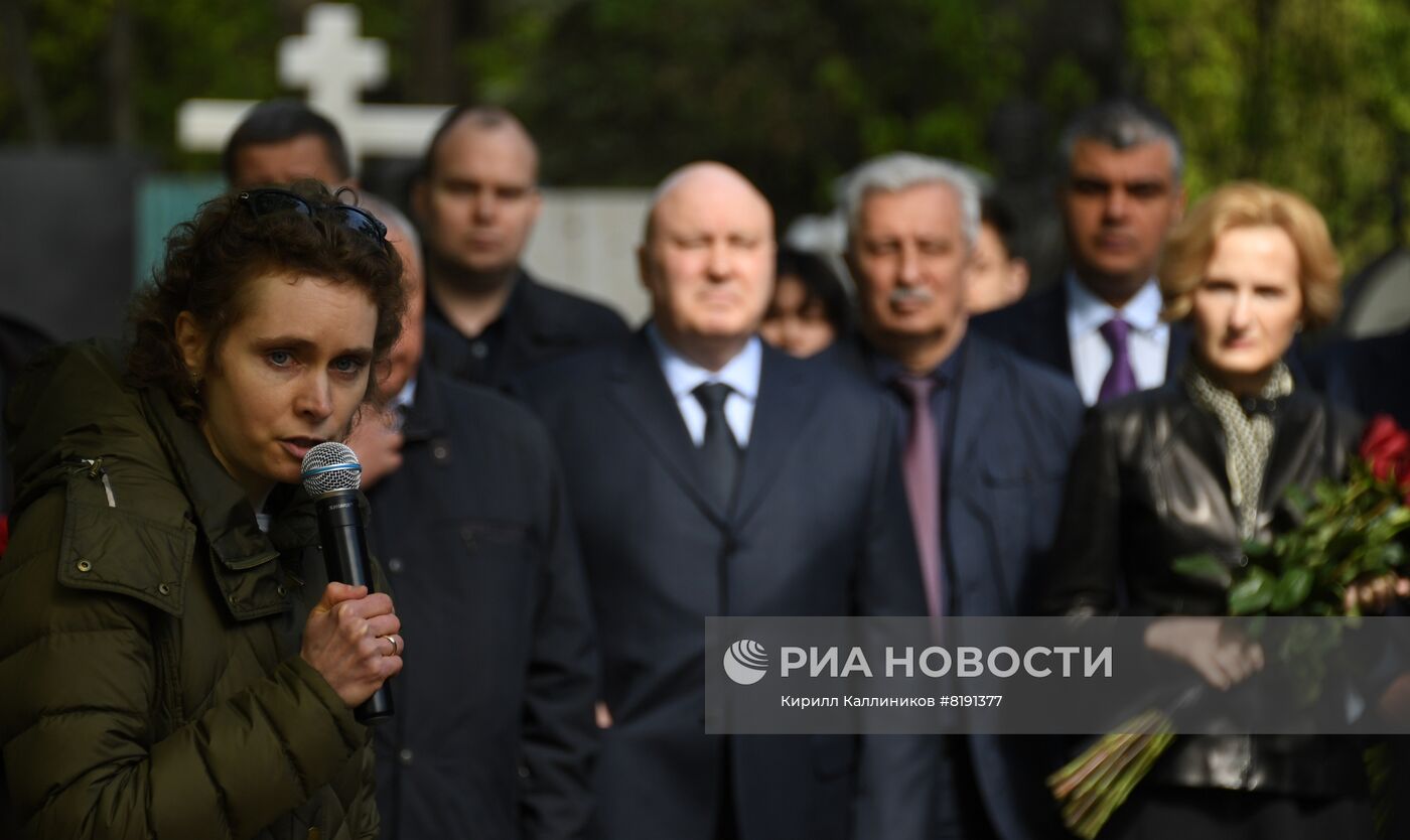 Мероприятия памяти В. Жириновского на Новодевичьем кладбище