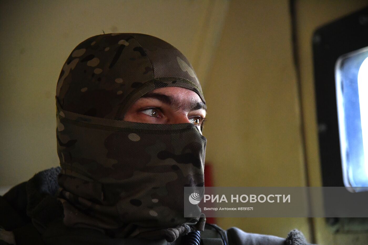 Работа спецназа МВД ЛНР по выявлению мест хранения оружия