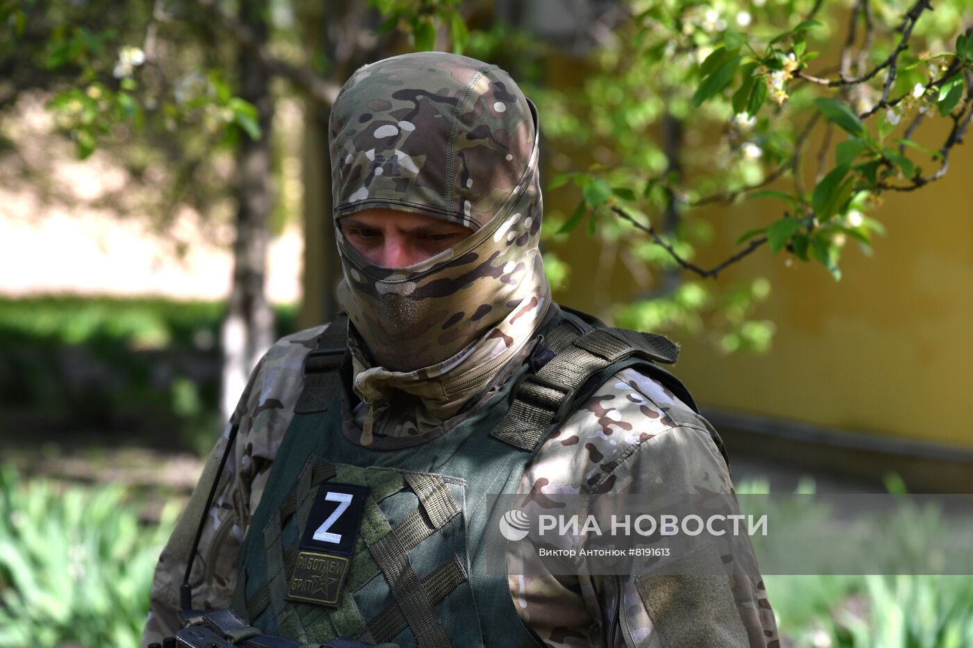 Работа спецназа МВД ЛНР по выявлению мест хранения оружия