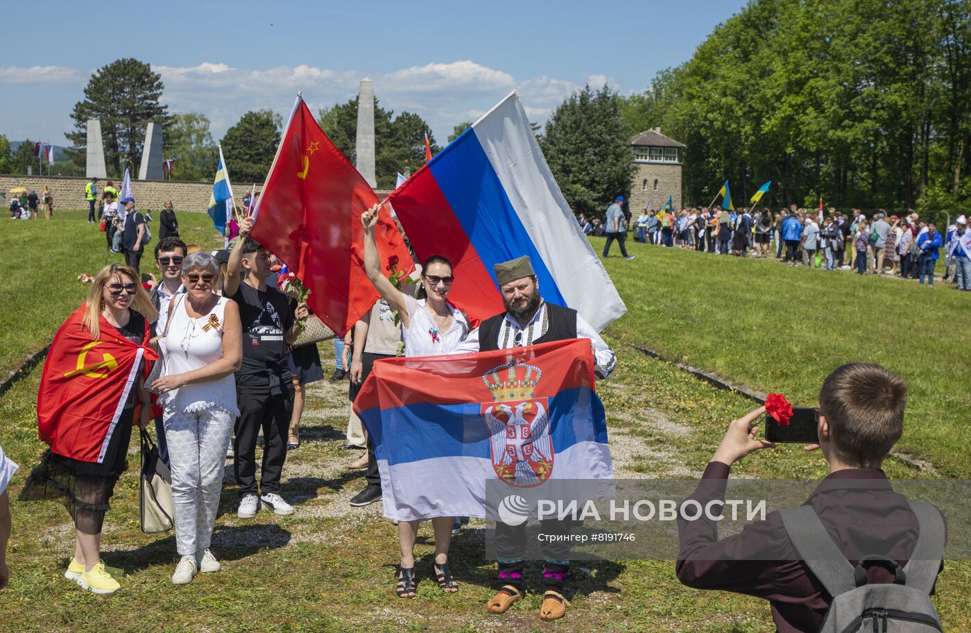 Торжественное шествие по случаю 77-й годовщины освобождения концлагеря "Маутхаузен" в Австрии