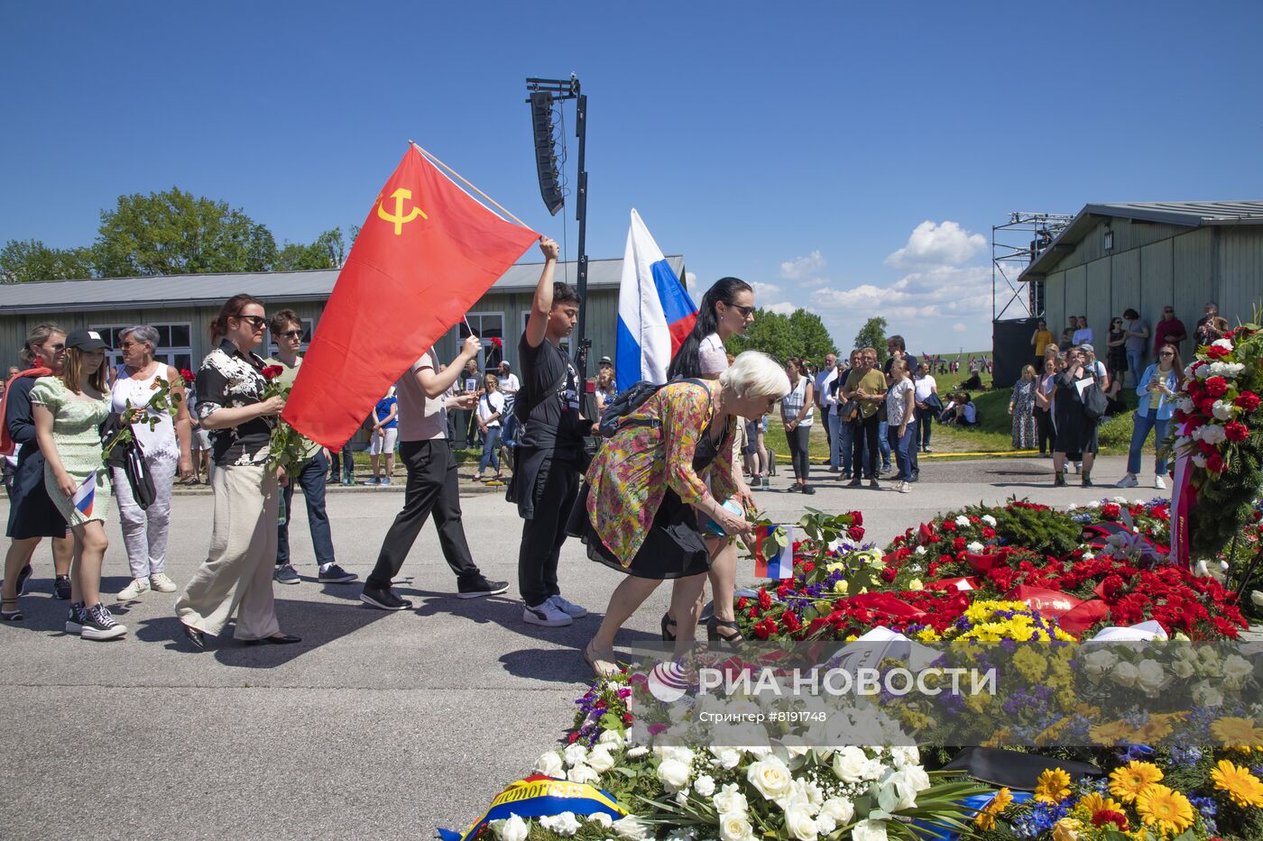 Торжественное шествие по случаю 77-й годовщины освобождения концлагеря "Маутхаузен" в Австрии