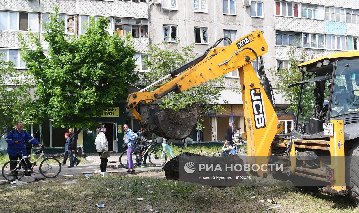 Работа коммунальных служб в Мариуполе