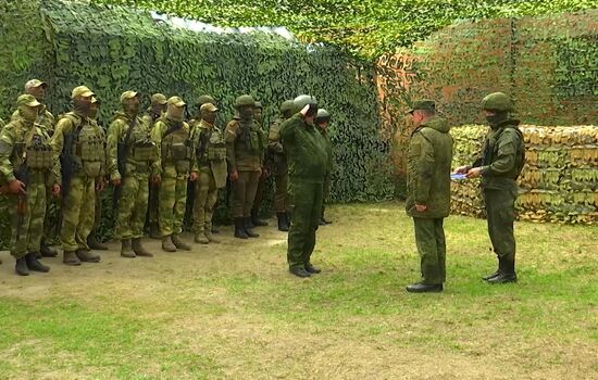Командующий войсками ЗВО вручил госнаграды военнослужащим, проявившим героизм в ходе специальной военной операции 