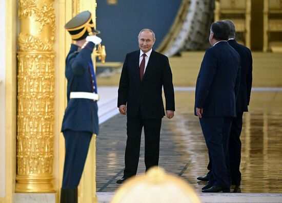 Президент РФ В. Путин принял участие во встрече лидеров государств - членов ОДКБ