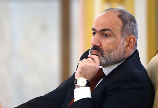 Президент РФ В. Путин принял участие во встрече лидеров государств - членов ОДКБ