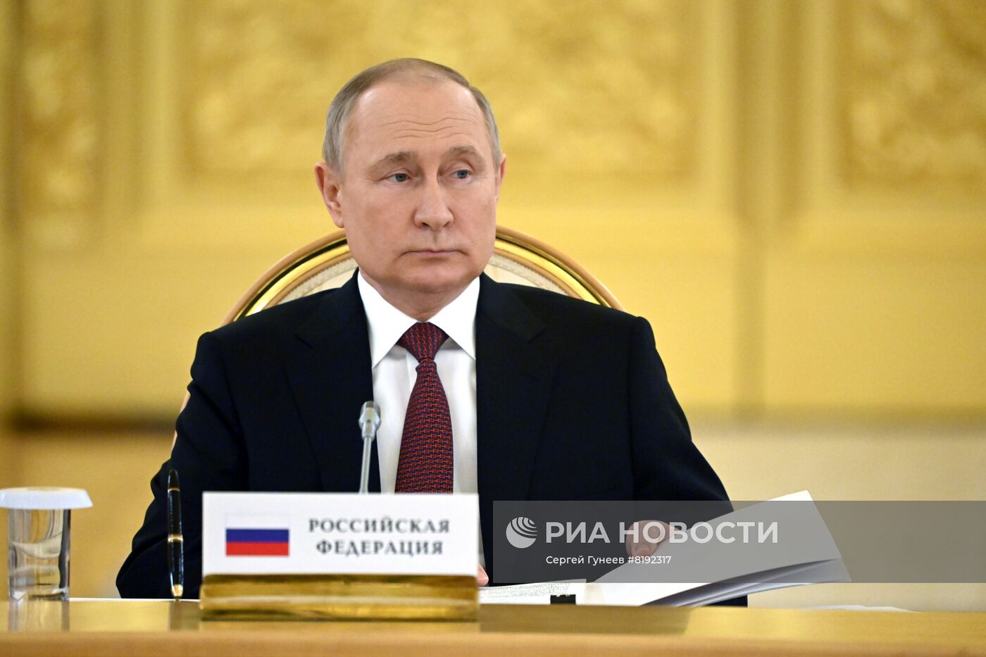 Президент РФ В. Путин принял участие во встрече лидеров государств - членов ОДКБ