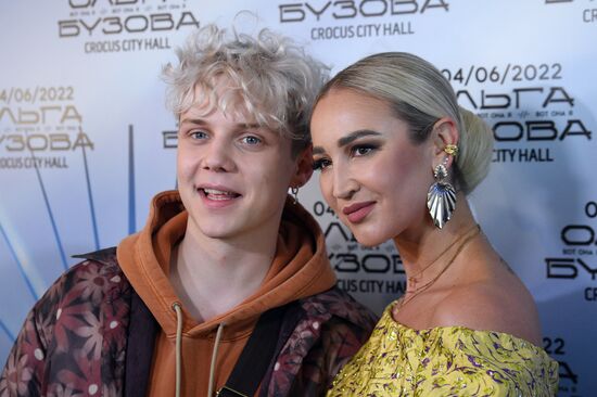 Выставка в честь 18-летия работы Ольги Бузовой в российском шоу-бизнесе