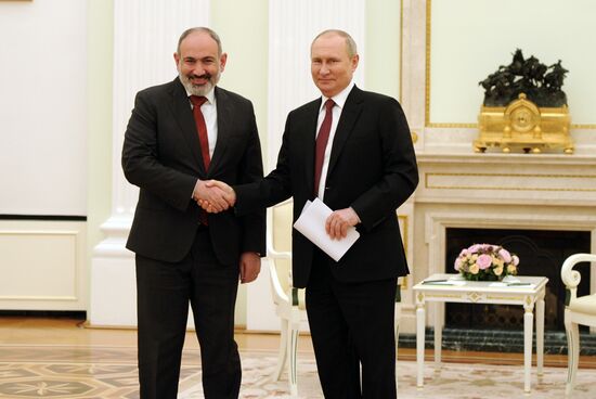 Президент РФ В. Путин принял участие во встрече лидеров государств - членов ОДКБ