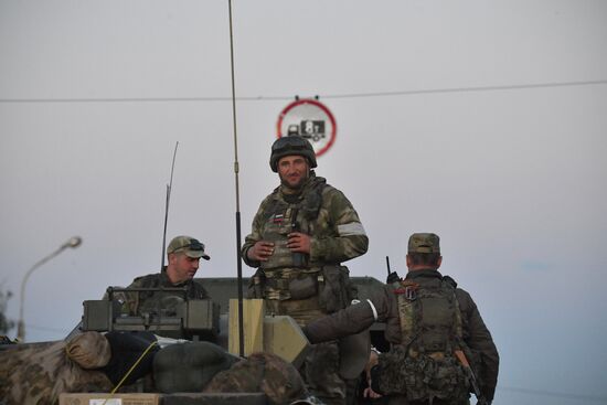 С "Азовстали" вывозят раненых украинских военных