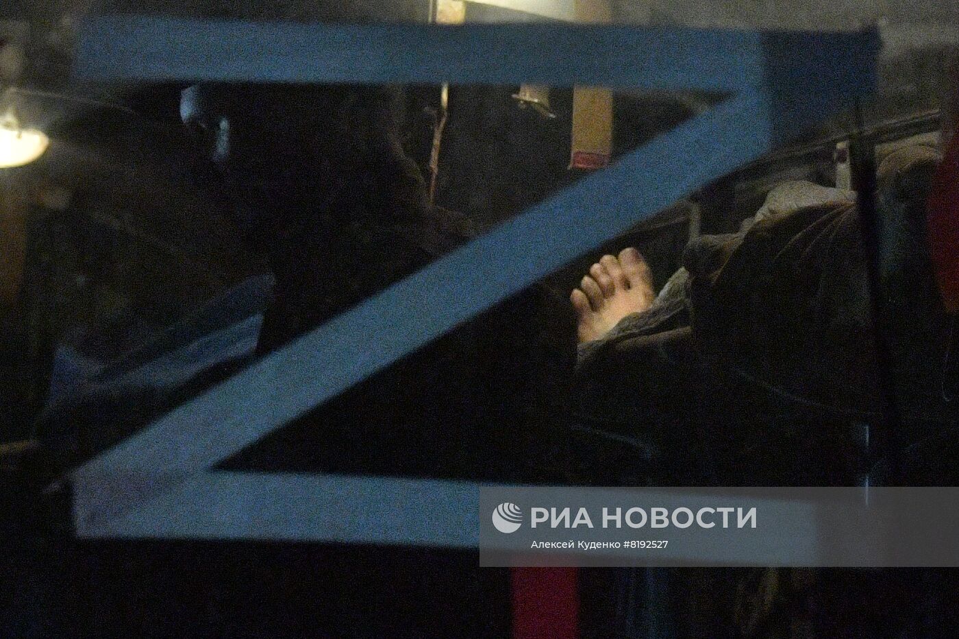 С "Азовстали" вывозят раненых украинских военных