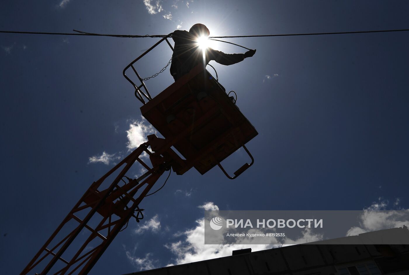 Энергетики Мариуполя восстанавливают электроснабжение городских объектов