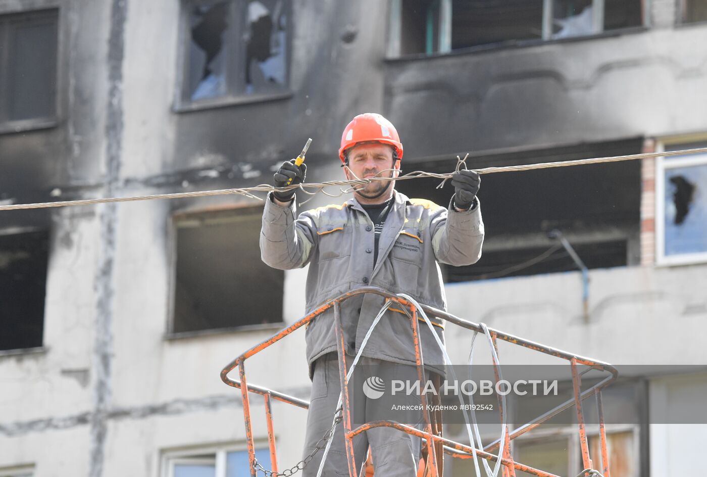 Энергетики Мариуполя восстанавливают электроснабжение городских объектов