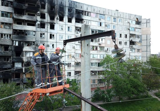 Энергетики Мариуполя восстанавливают электроснабжение городских объектов