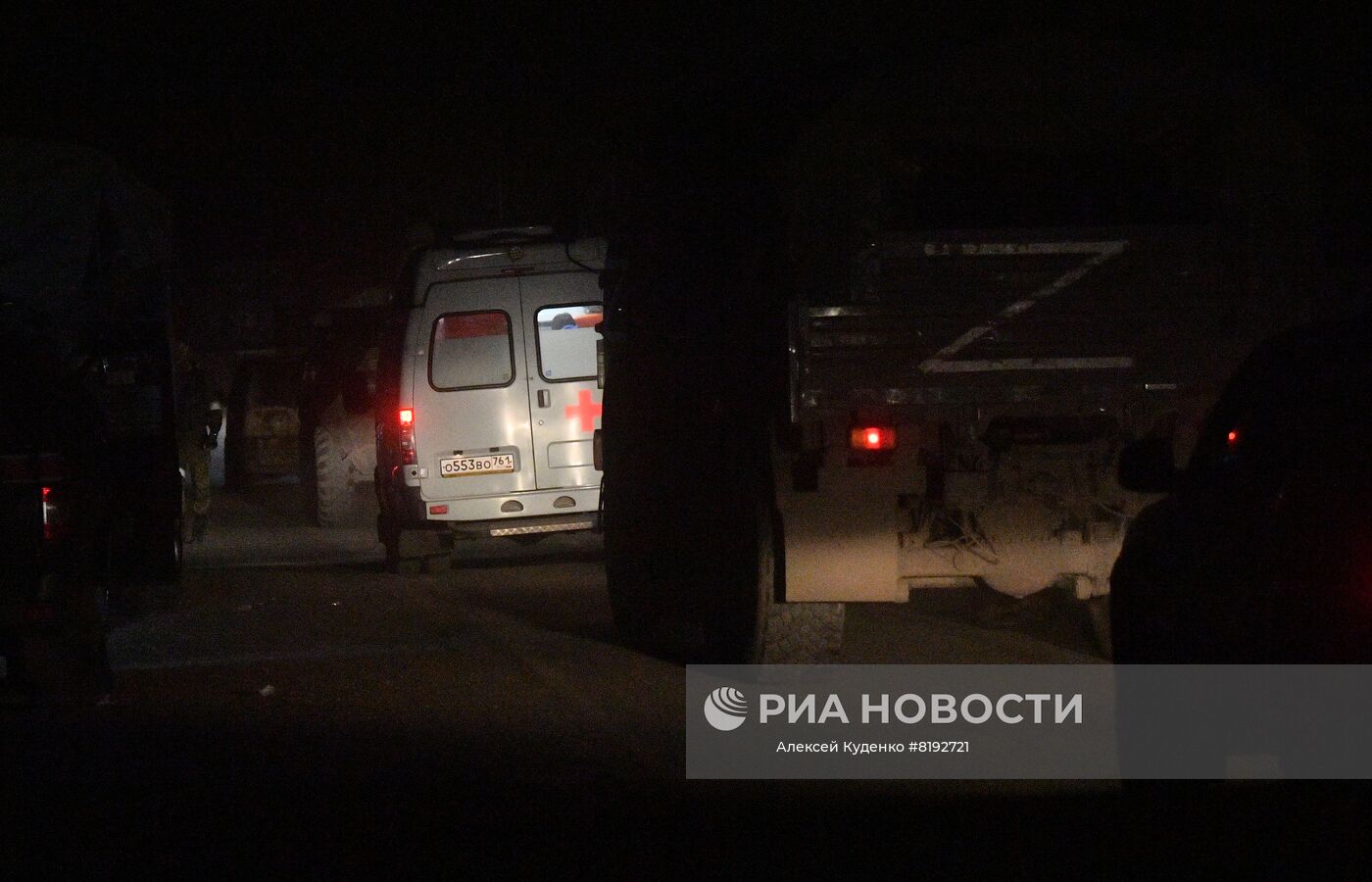 С "Азовстали" вывозят раненых украинских военных