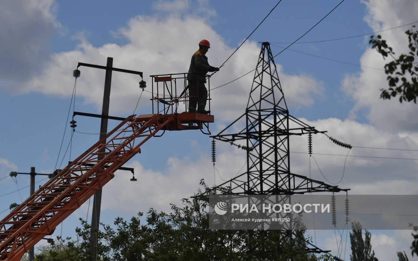 Энергетики Мариуполя восстанавливают электроснабжение городских объектов