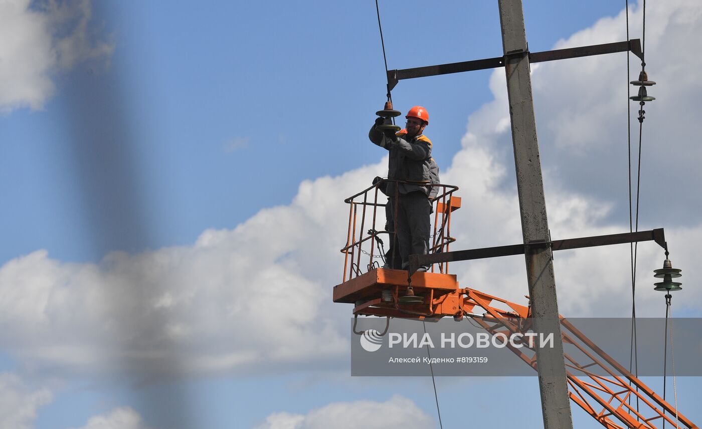 Энергетики Мариуполя восстанавливают электроснабжение городских объектов