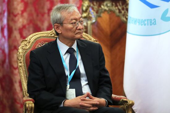 Встреча главы МИД РФ С. Лаврова и Генерального секретаря ШОС Ч. Мина