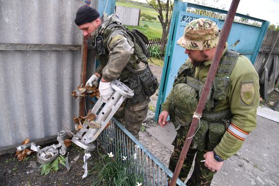 Работа саперов МВД ЛНР на освобожденных территориях в Харьковской области