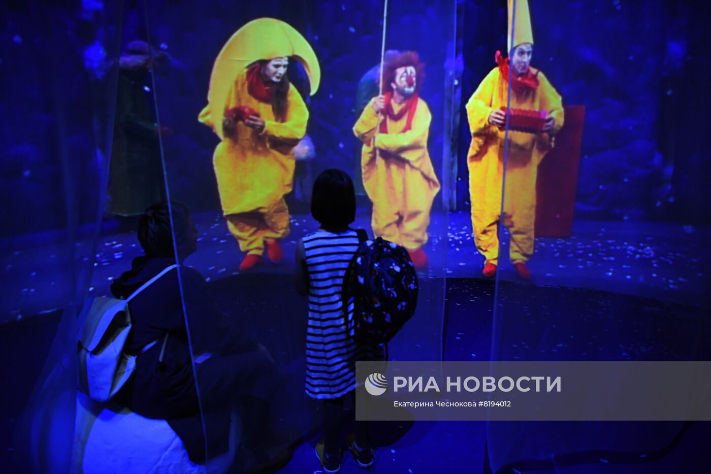 Выставка "ЗЯ! Воздушные замки Славы Полунина"