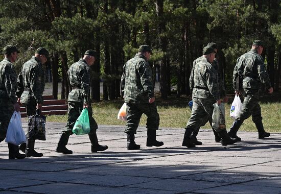 Резервисты прибыли в Брестскую область на сборы территориальных войск Беларуси