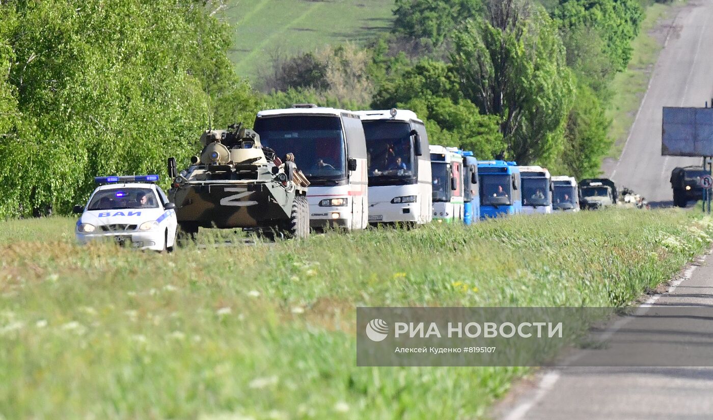 Вывоз сдавшихся в плен украинских военных и боевиков с Азовстали