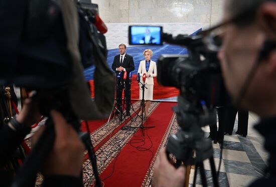 Заседание комиссии по расследованию деятельности биолабораторий США на Украине